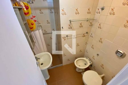 Banheiro de apartamento para alugar com 1 quarto, 63m² em Catete, Rio de Janeiro