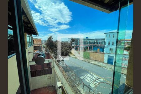 Casa à venda com 330m², 2 quartos e 4 vagas Casa à venda com 330m², 2 quartos e 4 vagasVaranda