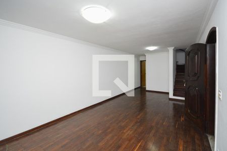 Casa para alugar com 2 quartos, 135m² em Campo Grande, São Paulo