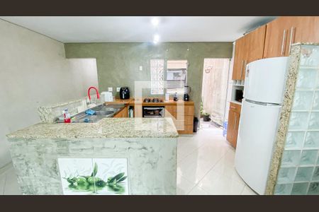 Cozinha de casa de condomínio à venda com 3 quartos, 150m² em Parque São Vicente, Santo André