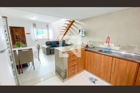 Casa de condomínio à venda com 150m², 3 quartos e 1 vagaCozinha 