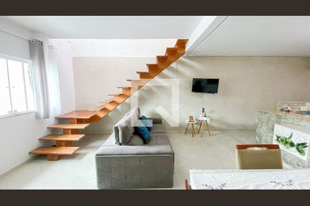 Sala de casa de condomínio à venda com 3 quartos, 150m² em Parque São Vicente, Santo André