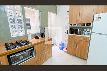 Casa de condomínio à venda com 150m², 3 quartos e 1 vagaCozinha 