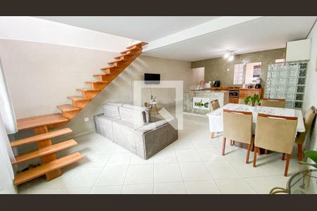 Sala de casa de condomínio à venda com 3 quartos, 150m² em Parque São Vicente, Santo André