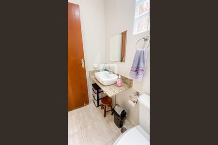 Casa de condomínio à venda com 150m², 3 quartos e 1 vagaSegundo andar Banheiro