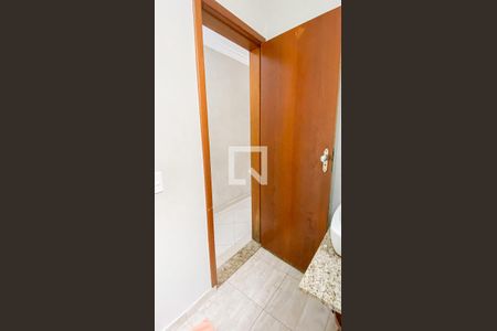 Casa de condomínio à venda com 150m², 3 quartos e 1 vagaSegundo andar Banheiro