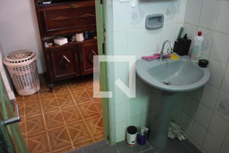 Casa à venda com 170m², 2 quartos e 4 vagasBanheiro