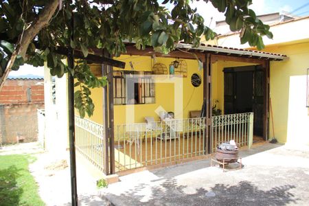 Casa à venda com 170m², 2 quartos e 4 vagasQuintal