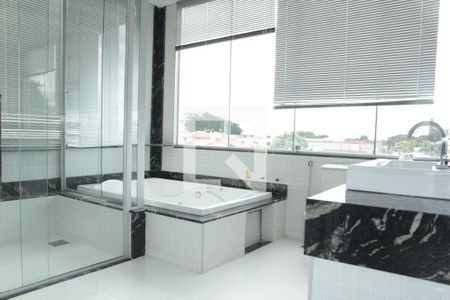 Apartamento para alugar com 180m², 4 quartos e 2 vagasBanheiro