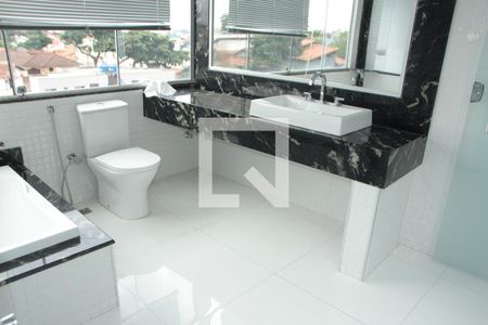 Apartamento para alugar com 180m², 4 quartos e 2 vagasBanheiro