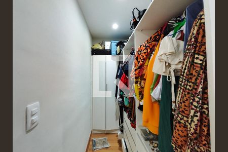 Apartamento à venda com 64m², 2 quartos e 1 vagaCloset da suíte
