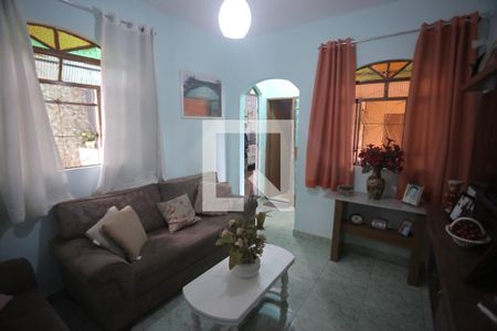 Sala de casa à venda com 2 quartos, 70m² em Átila de Paiva, Belo Horizonte