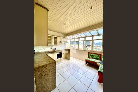 Apartamento à venda com 150m², 3 quartos e 1 vagaCozinha 