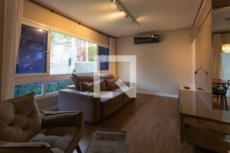 Sala de casa para alugar com 3 quartos, 180m² em Vila Ipiranga, Porto Alegre