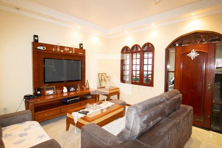 Sala 1 de casa à venda com 6 quartos, 400m² em Vila Nilo, São Paulo