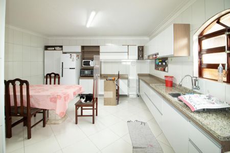 Casa à venda com 400m², 6 quartos e 5 vagas Casa à venda com 400m², 6 quartos e 5 vagasCozinha