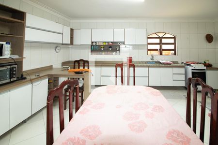 Casa à venda com 400m², 6 quartos e 5 vagas Casa à venda com 400m², 6 quartos e 5 vagasCozinha