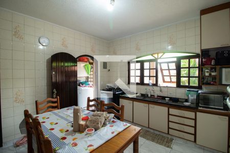 Casa à venda com 400m², 6 quartos e 5 vagas Casa à venda com 400m², 6 quartos e 5 vagasCozinha 2