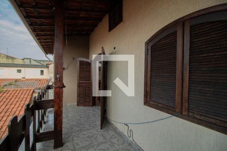 Casa à venda com 400m², 6 quartos e 5 vagas Casa à venda com 400m², 6 quartos e 5 vagasVaranda