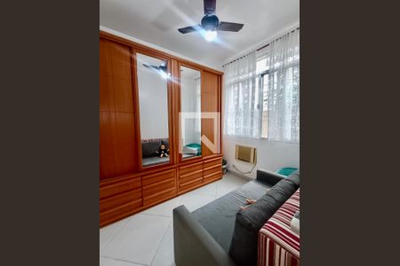 Quarto 1 de apartamento à venda com 2 quartos, 60m² em Copacabana, Rio de Janeiro