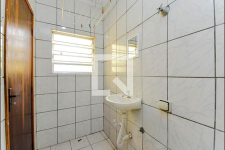 Banheiro de kitnet/studio para alugar com 1 quarto, 26m² em Vila Maria Tereza, Guarulhos