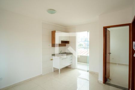 Sala / Cozinha de apartamento para alugar com 2 quartos, 37m² em Vila Esperança, São Paulo