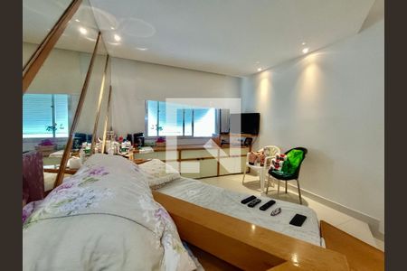 Apartamento à venda com 300m², 4 quartos e 4 vagas Apartamento à venda com 300m², 4 quartos e 4 vagasQuarto