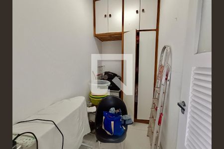Apartamento à venda com 300m², 4 quartos e 4 vagas Apartamento à venda com 300m², 4 quartos e 4 vagasQuarto serviço