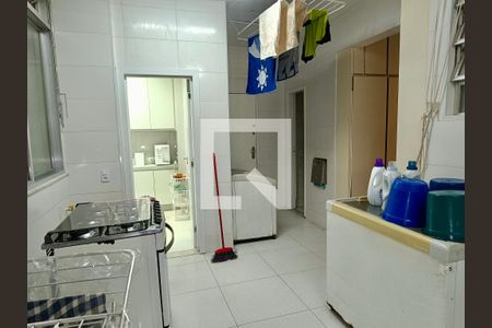 Apartamento à venda com 300m², 4 quartos e 4 vagas Apartamento à venda com 300m², 4 quartos e 4 vagasÁrea serviço