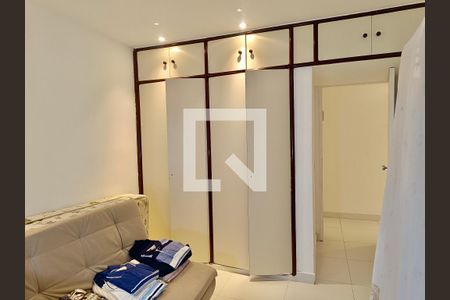 Apartamento à venda com 300m², 4 quartos e 4 vagas Apartamento à venda com 300m², 4 quartos e 4 vagasQuarto 3