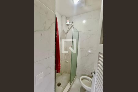 Apartamento à venda com 300m², 4 quartos e 4 vagas Apartamento à venda com 300m², 4 quartos e 4 vagasBanheiro serviço