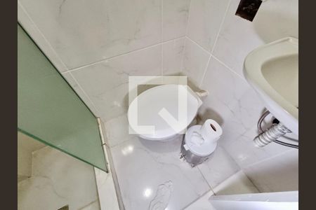 Apartamento à venda com 300m², 4 quartos e 4 vagas Apartamento à venda com 300m², 4 quartos e 4 vagasBanheiro serviço