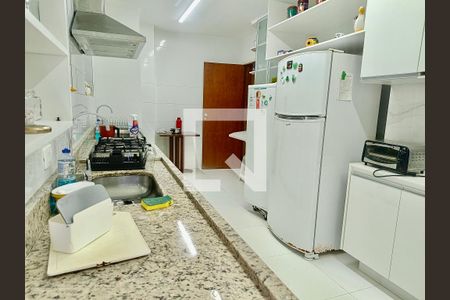 Apartamento à venda com 300m², 4 quartos e 4 vagas Apartamento à venda com 300m², 4 quartos e 4 vagasCopa / Cozinha