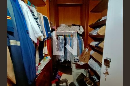 Apartamento à venda com 300m², 4 quartos e 4 vagas Apartamento à venda com 300m², 4 quartos e 4 vagasSuíte banheiro closet