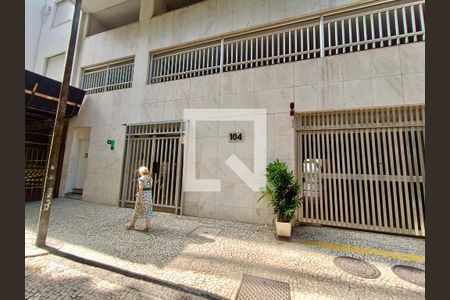 Apartamento à venda com 300m², 4 quartos e 4 vagas Apartamento à venda com 300m², 4 quartos e 4 vagasFachada com cartaz QA.