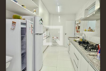 Apartamento à venda com 300m², 4 quartos e 4 vagas Apartamento à venda com 300m², 4 quartos e 4 vagasCopa / Cozinha
