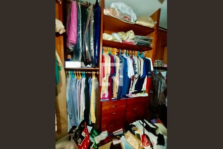 Apartamento à venda com 300m², 4 quartos e 4 vagas Apartamento à venda com 300m², 4 quartos e 4 vagasSuíte banheiro closet