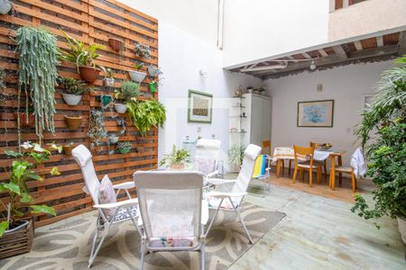 Casa à venda com 400m², 4 quartos e 4 vagas Casa à venda com 400m², 4 quartos e 4 vagasSala