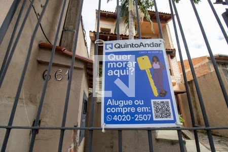 Casa à venda com 400m², 4 quartos e 4 vagas Casa à venda com 400m², 4 quartos e 4 vagasplaca