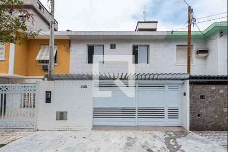 Casa para alugar com 100m², 3 quartos e 2 vagasFachada