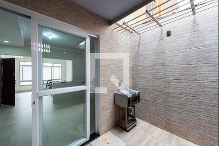 Casa para alugar com 100m², 3 quartos e 2 vagasÁrea de serviço