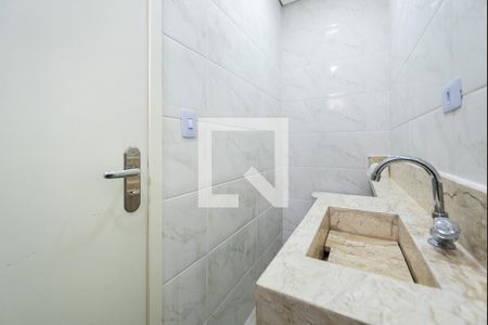 Casa para alugar com 100m², 3 quartos e 2 vagasBanheiro suíte 1