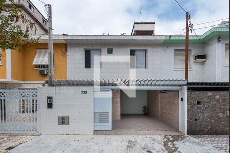 Casa para alugar com 100m², 3 quartos e 2 vagasFachada