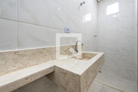 Casa para alugar com 100m², 3 quartos e 2 vagasBanheiro suíte 1