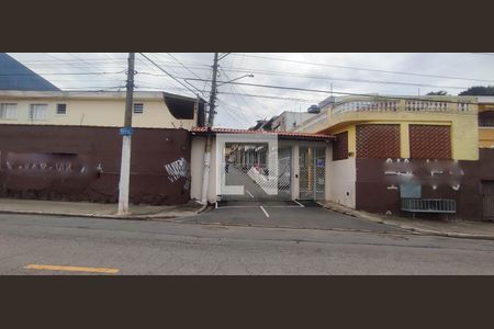 Casa à venda com 70m², 2 quartos e 1 vaga Casa à venda com 70m², 2 quartos e 1 vagaFachada