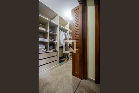 Casa à venda com 290m², 4 quartos e 3 vagasCloset da suíte 1