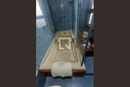 Casa à venda com 290m², 4 quartos e 3 vagasDetalhe Banheiro da Suíte 1