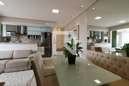 Sala de apartamento à venda com 2 quartos, 66m² em Vila Curuçá, Santo André