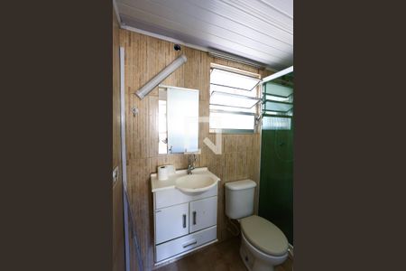 Banheiro de apartamento para alugar com 2 quartos, 48m² em Parque Pinheiros, Taboão da Serra