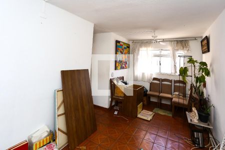Sala de apartamento para alugar com 2 quartos, 48m² em Parque Pinheiros, Taboão da Serra